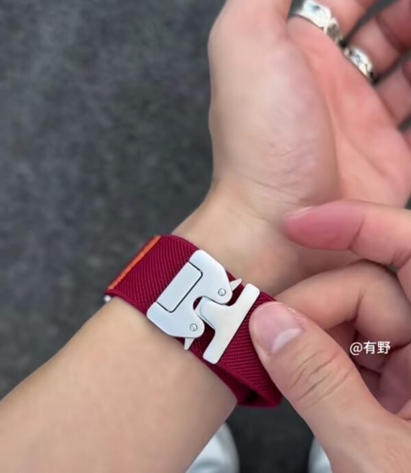 Apple Watch Ultra 2 GPS + Cellular - Image 4